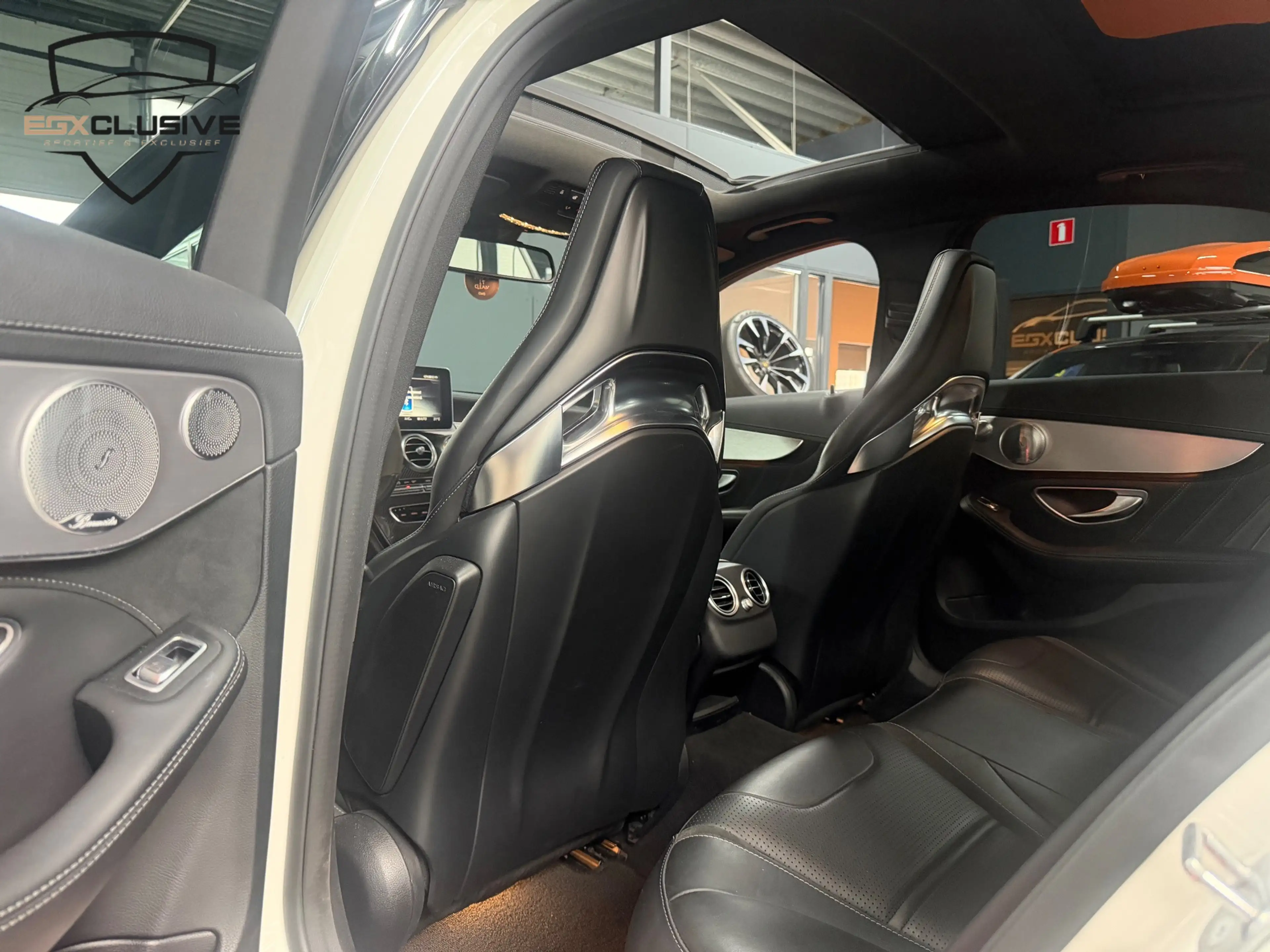 Mercedes-Benz C 63 AMG Pano/Kuipstoelen/ACC/Camera — photo 18