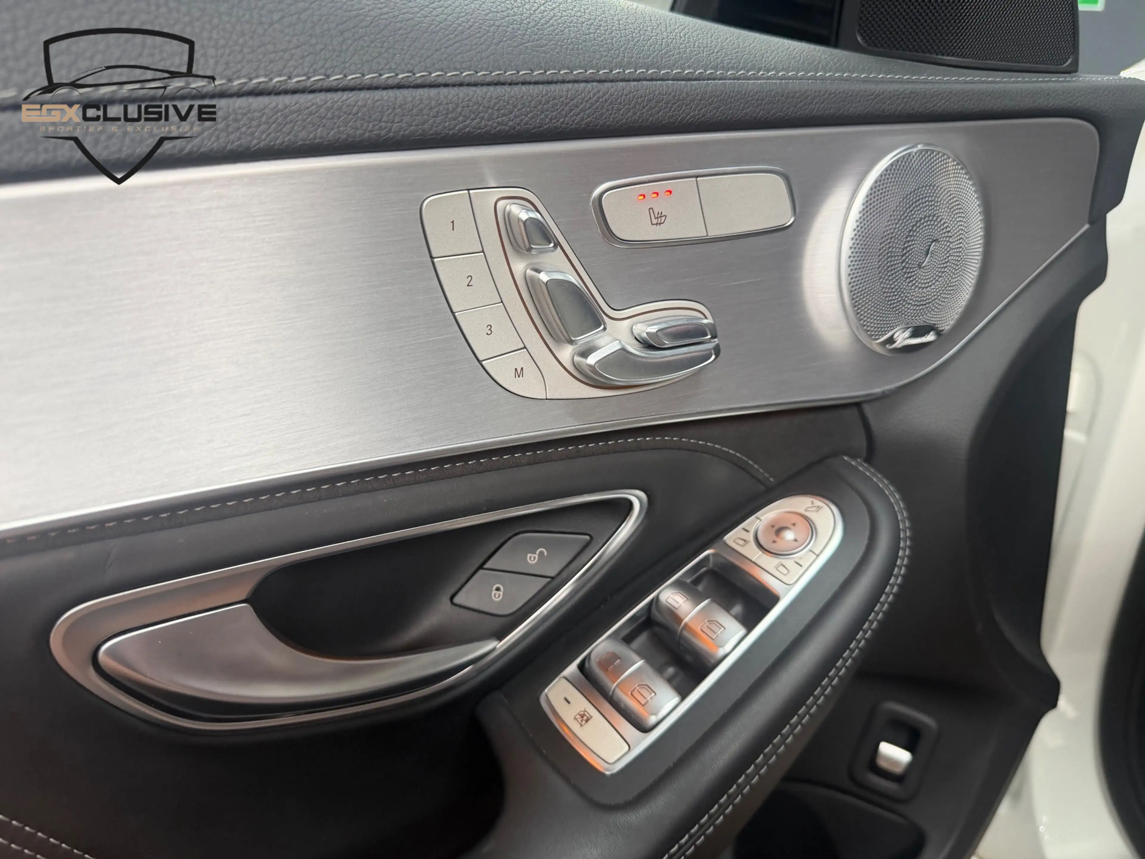 Mercedes-Benz C 63 AMG Pano/Kuipstoelen/ACC/Camera — photo 33