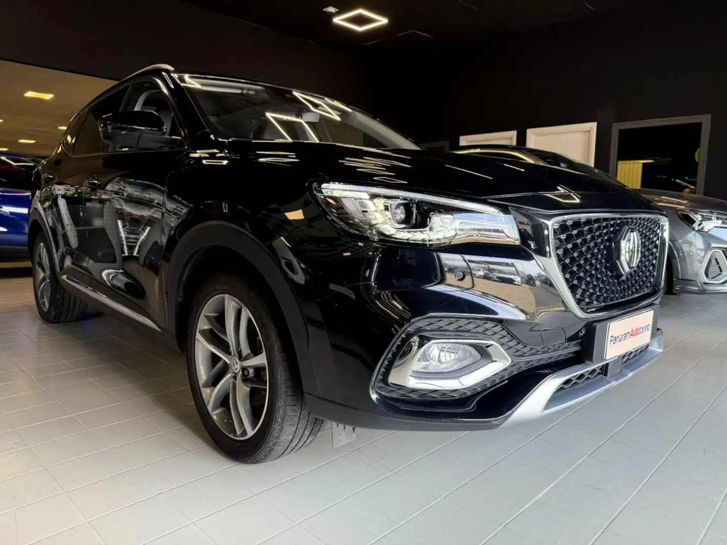 MG HS 1.5T-GDI Luxury Noir - 1