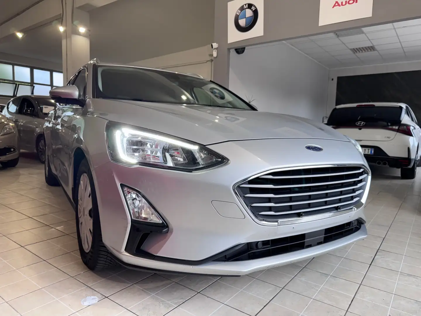 Ford Focus 1.0 EcoBoost 125 CV SW Active Grijs - 1
