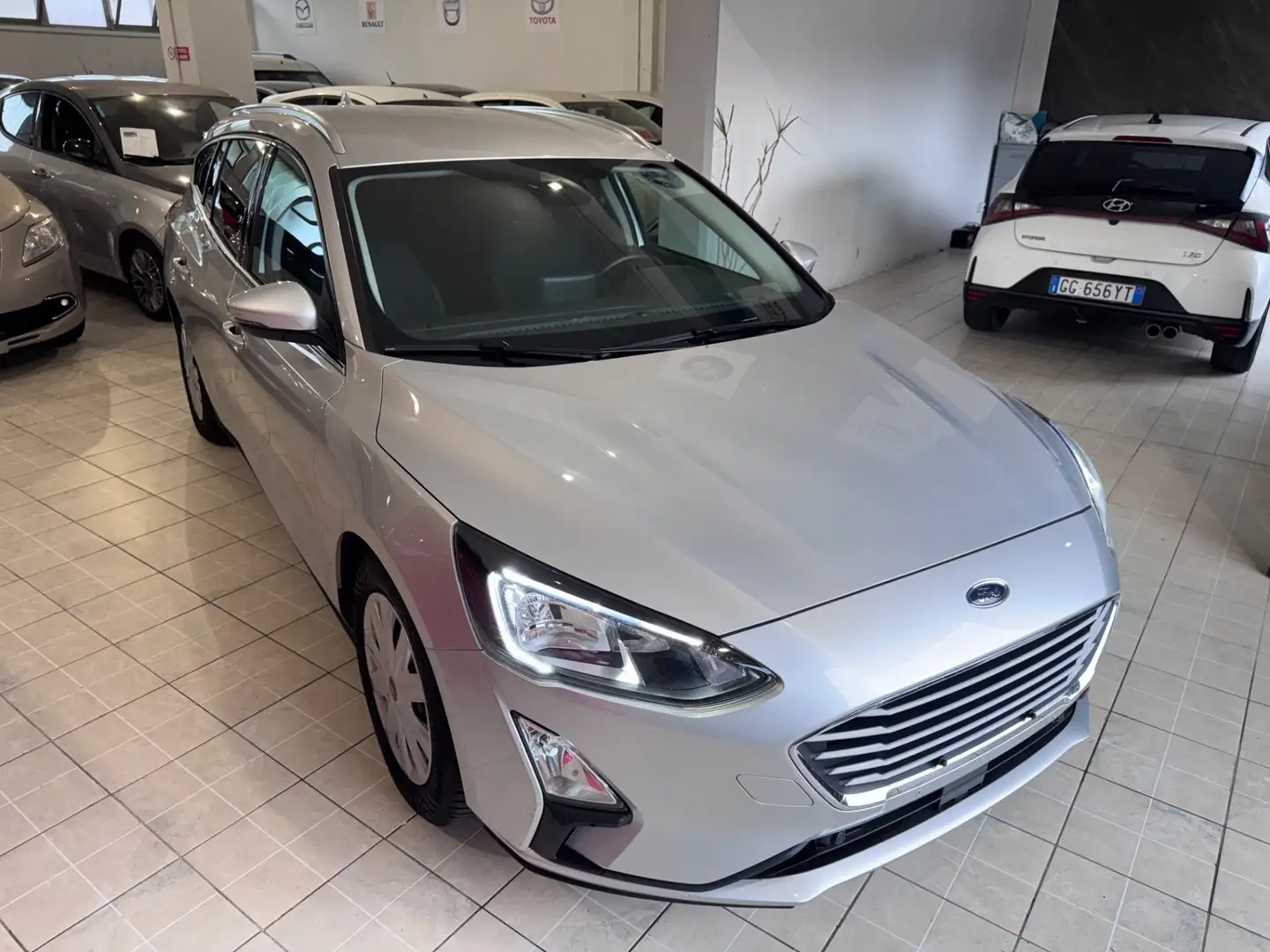 Ford Focus 1.0 EcoBoost 125 CV SW Active Grijs - 2