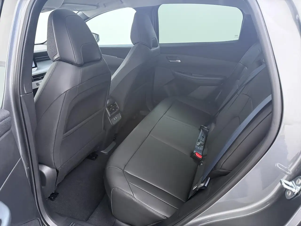 Nissan Leaf 2026 — фото 14