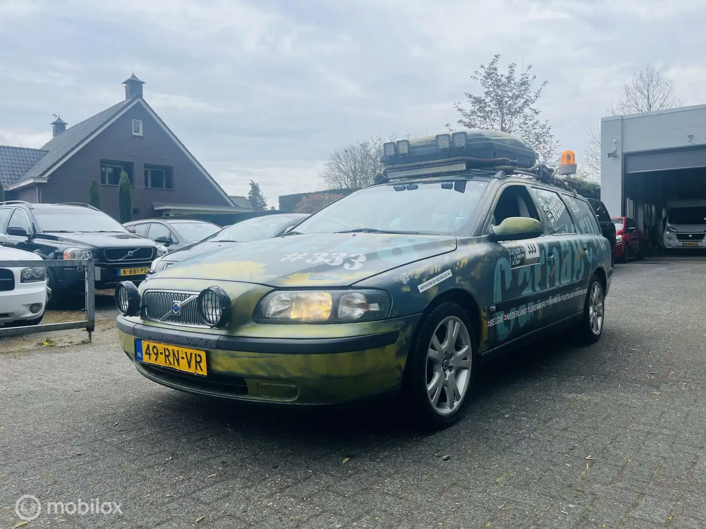 Volvo V70 2.4 D5 Comfort Line Garbage Run 2024 / Diversen ex Grijs - 1