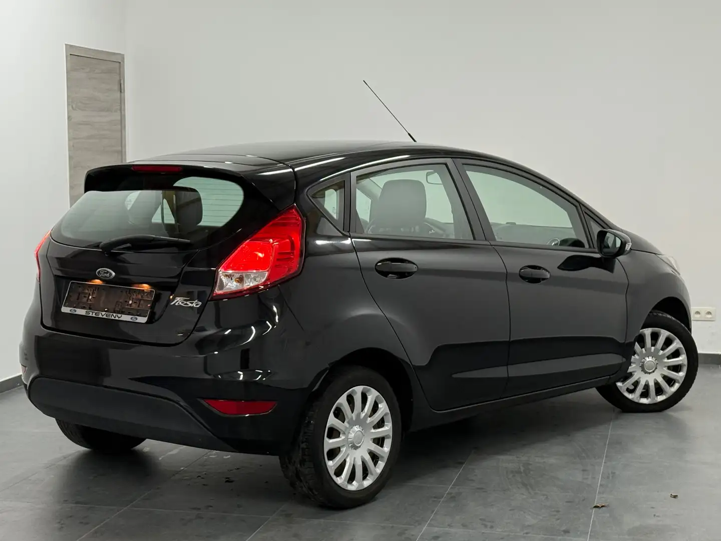 Ford Fiesta 1.25i Euro 5 - Airco - Carnet Noir - 2