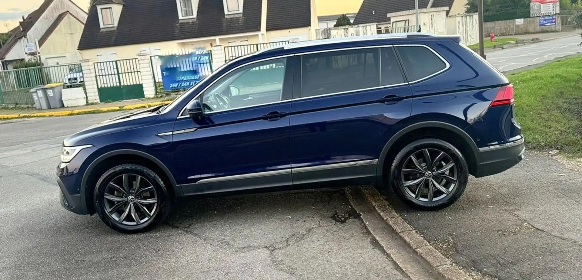 Volkswagen Tiguan 1.5 TSI 150 DSG7 LIFE BUSINESS 02/2023 25000HT TBEG Gris - 2