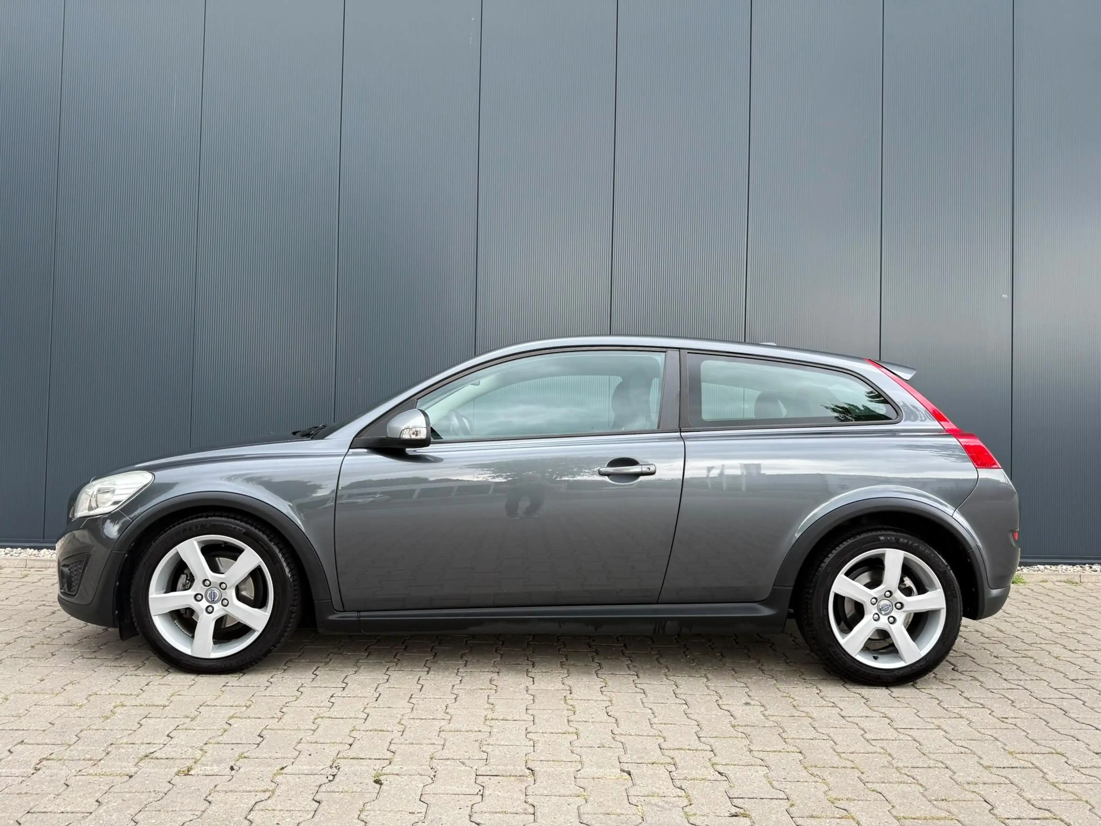 Volvo C30 1.6 D2 R-edition orig. Ned. / 2e eig. / UNIEK — photo 2