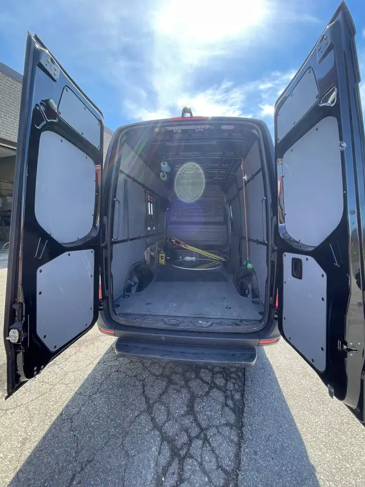 Mercedes-Benz Sprinter снимка Mercedes-Benz Sprinter