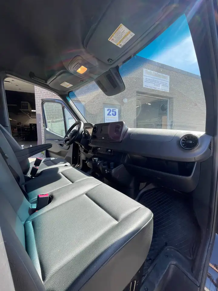 Mercedes-Benz Sprinter снимка Mercedes-Benz Sprinter