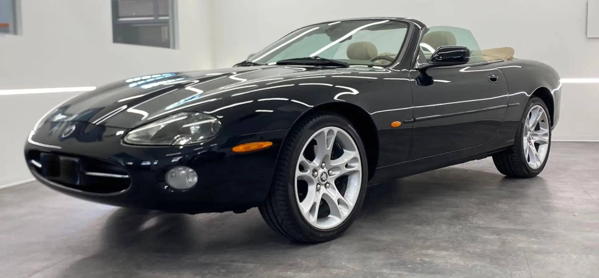 Jaguar XK8 XK8 Convertibile 4.2 V8 Negru - 1