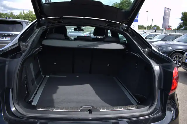 BMW X6 view 9
