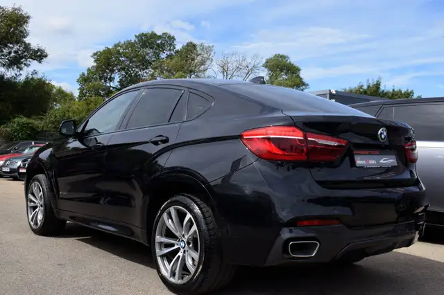 BMW X6 view 20