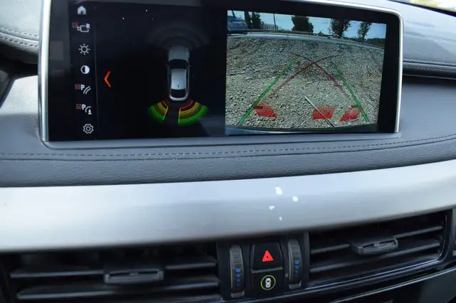 BMW X6 view 19