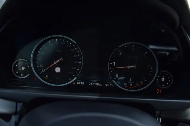 BMW X6 view 5