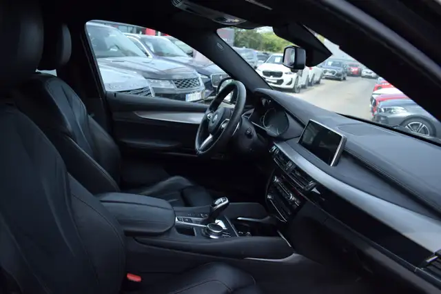 BMW X6 view 12