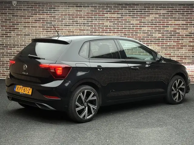 Volkswagen Polo view 2