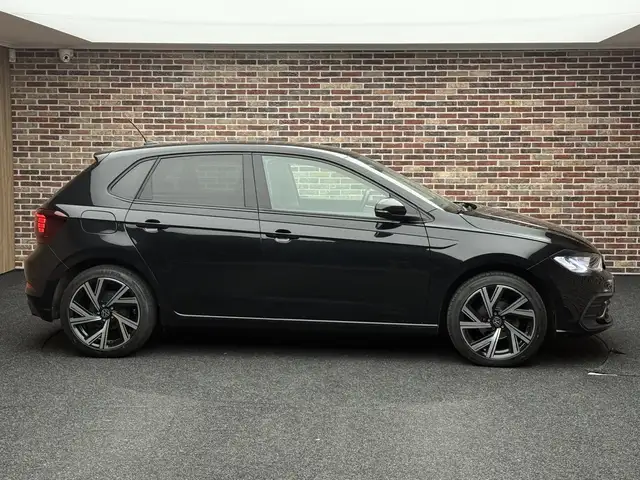 Volkswagen Polo view 4