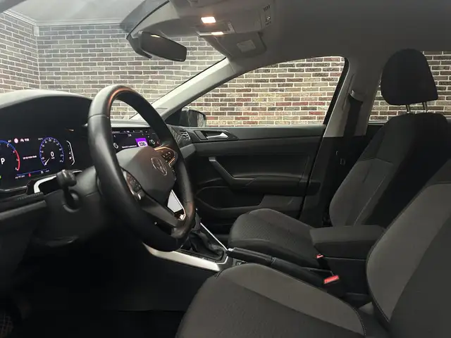 Volkswagen Polo view 3