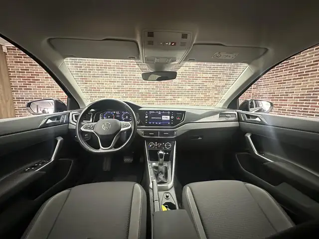 Volkswagen Polo view 9