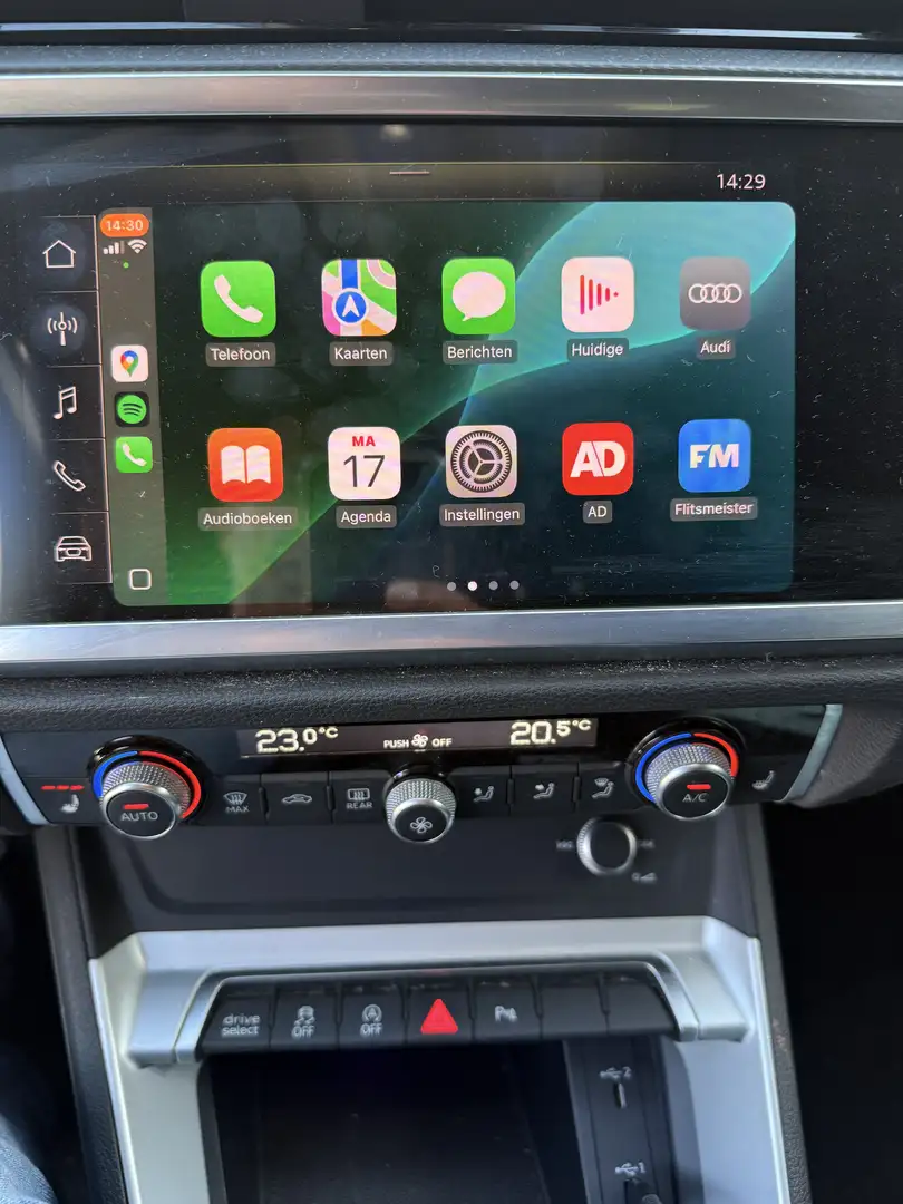 Audi Q3 35 TFSI S Edition Grijs - 2