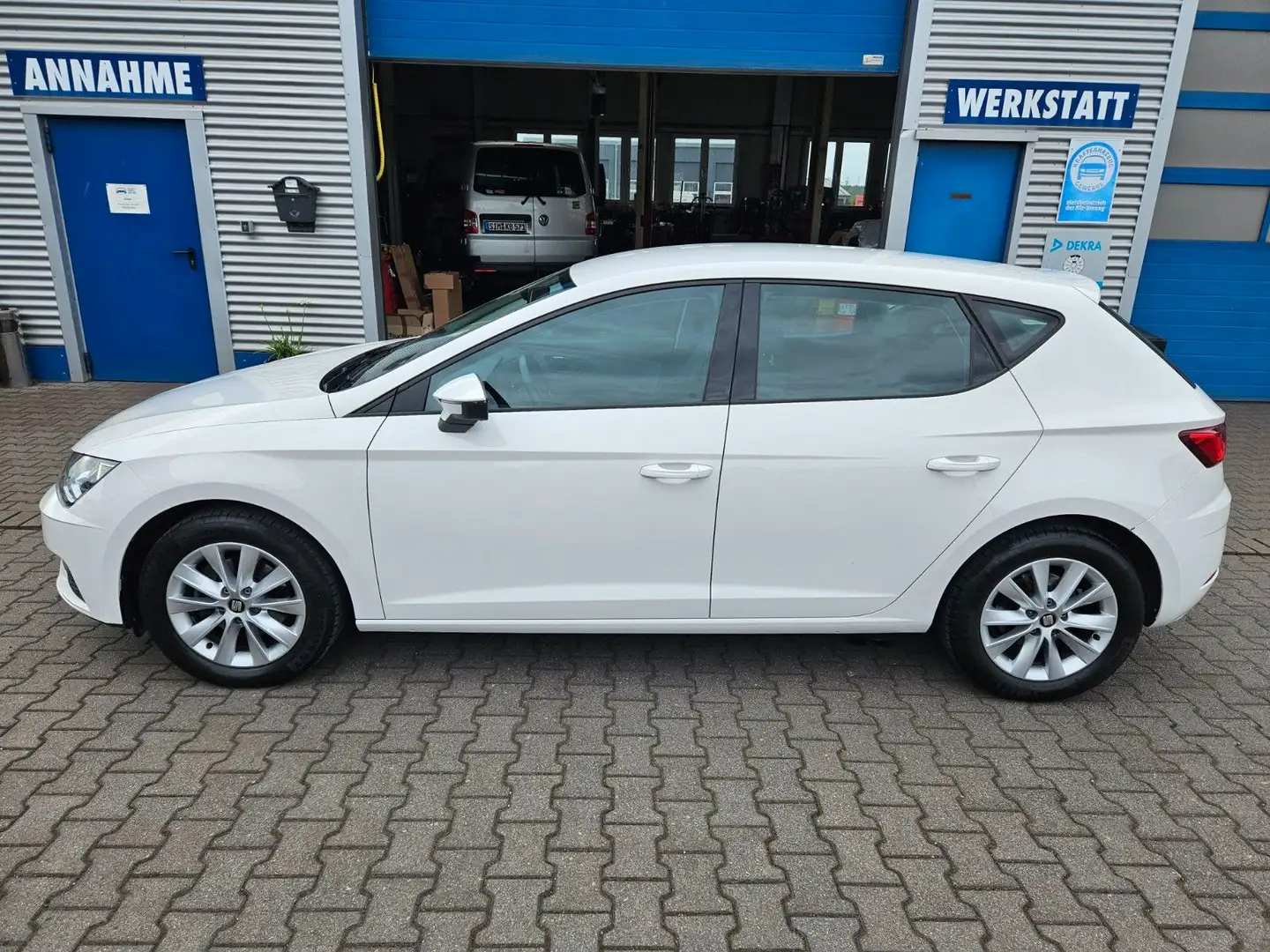 SEAT Leon Style CNG Klima Alu Navi PDC SHZ Blanc - 2
