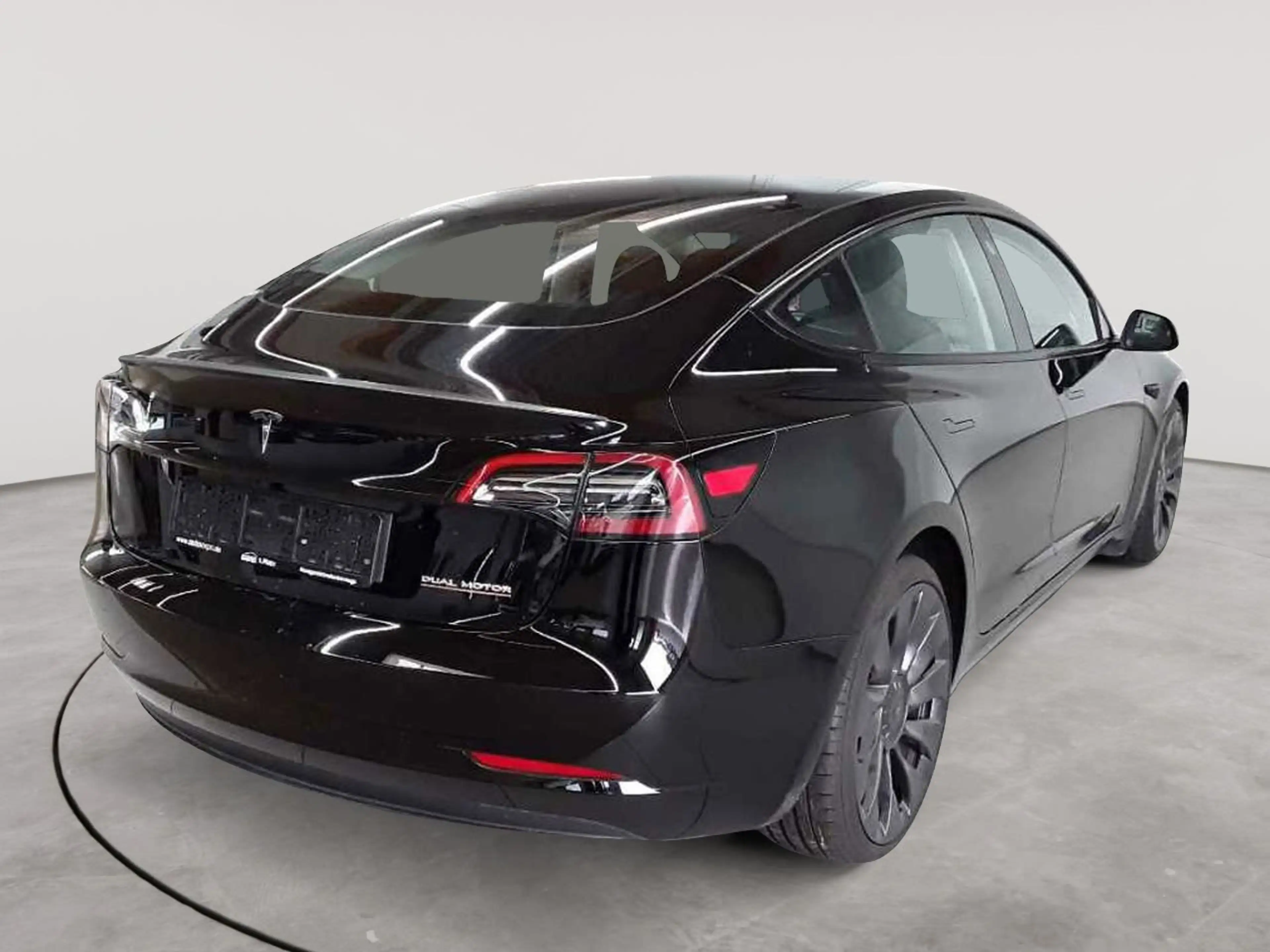 Tesla Model 3 Langstreckenbatt. Allradantrieb Dual Motor — photo 4