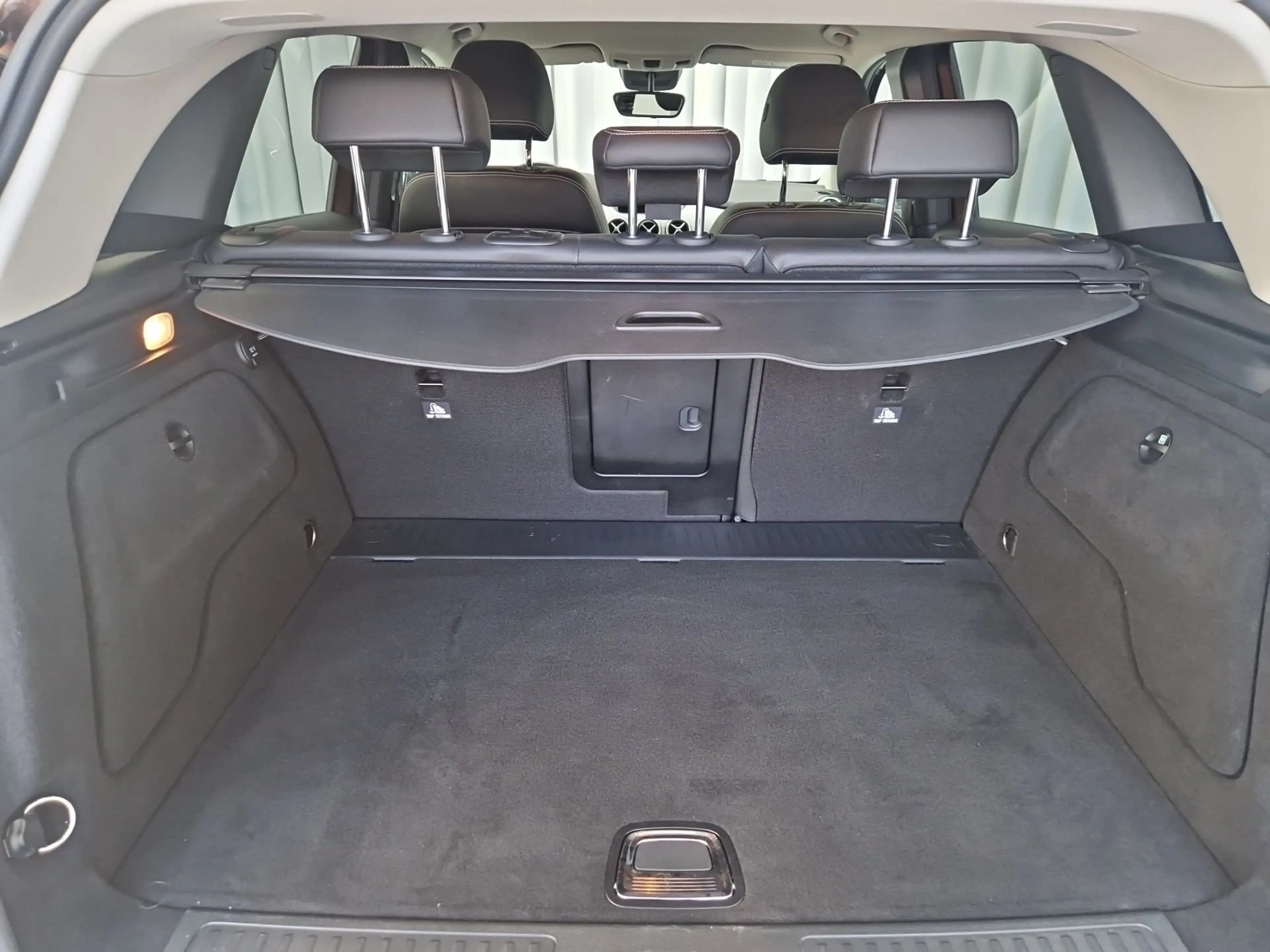 Mercedes-Benz B 200 d 4MATIC AUT Kam. KlimaA LED Nacht Navi — photo 11
