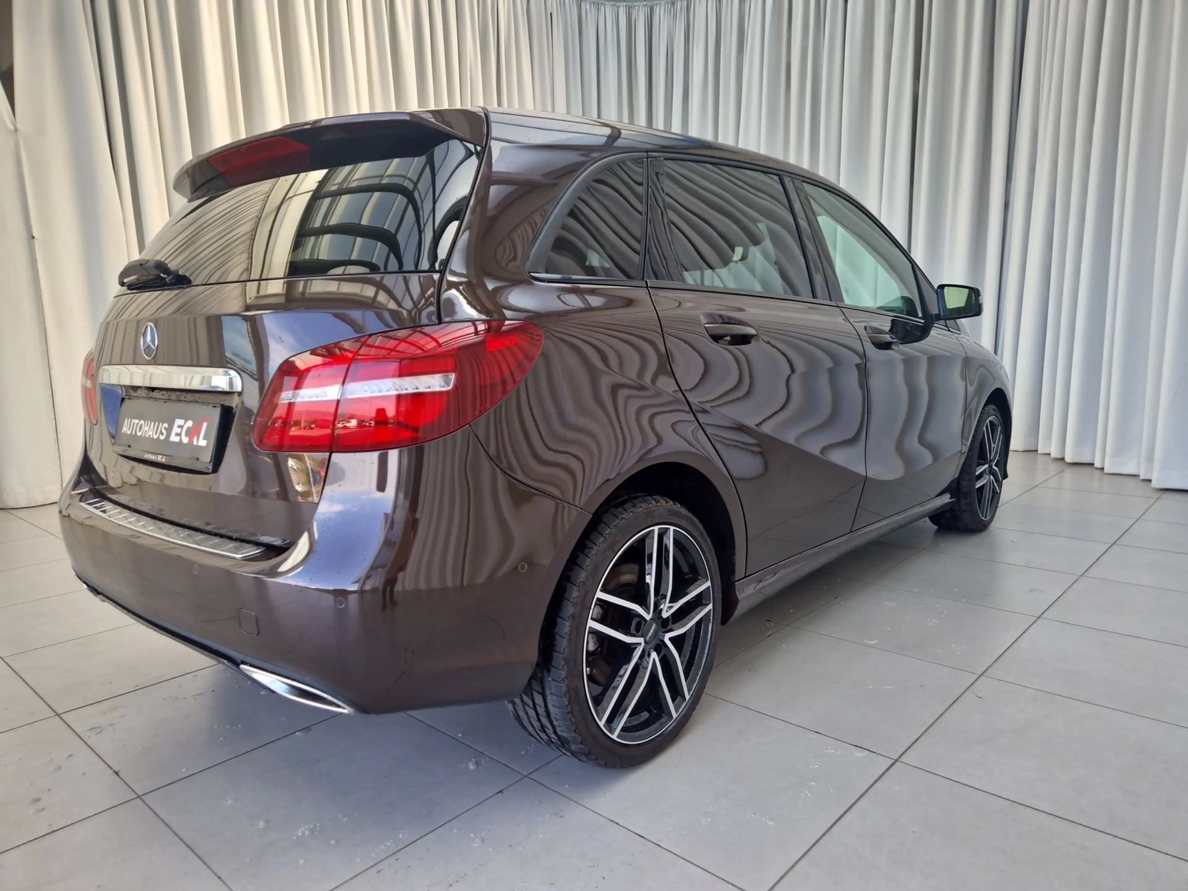 Mercedes-Benz B 200 d 4MATIC AUT Kam. KlimaA LED Nacht Navi — photo 5