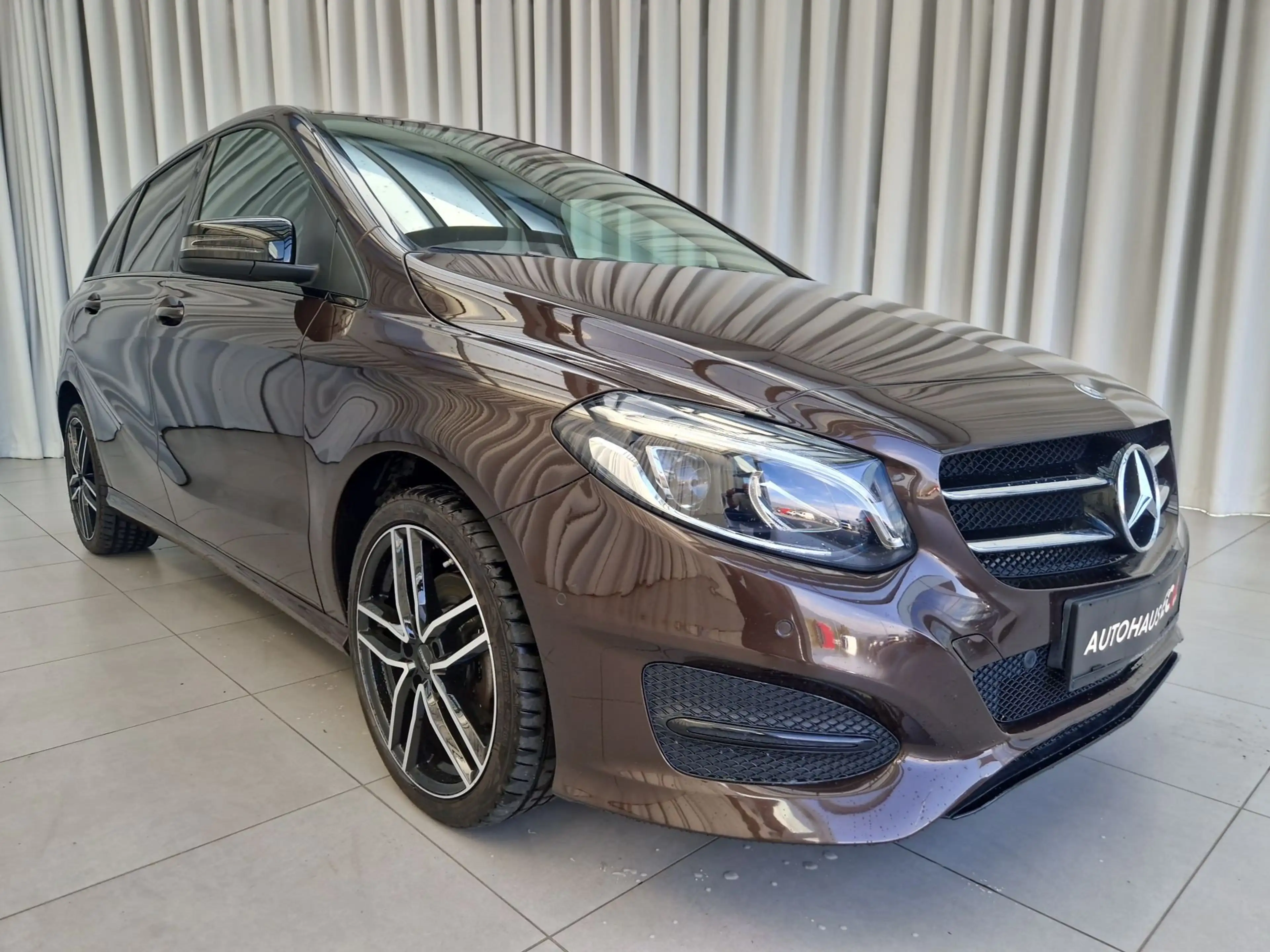 Mercedes-Benz B 200 d 4MATIC AUT Kam. KlimaA LED Nacht Navi — photo 3