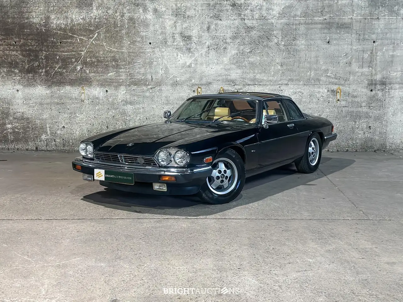 Jaguar XJ XJ-SC Targa 5.3 V12 — photo 1 of 40