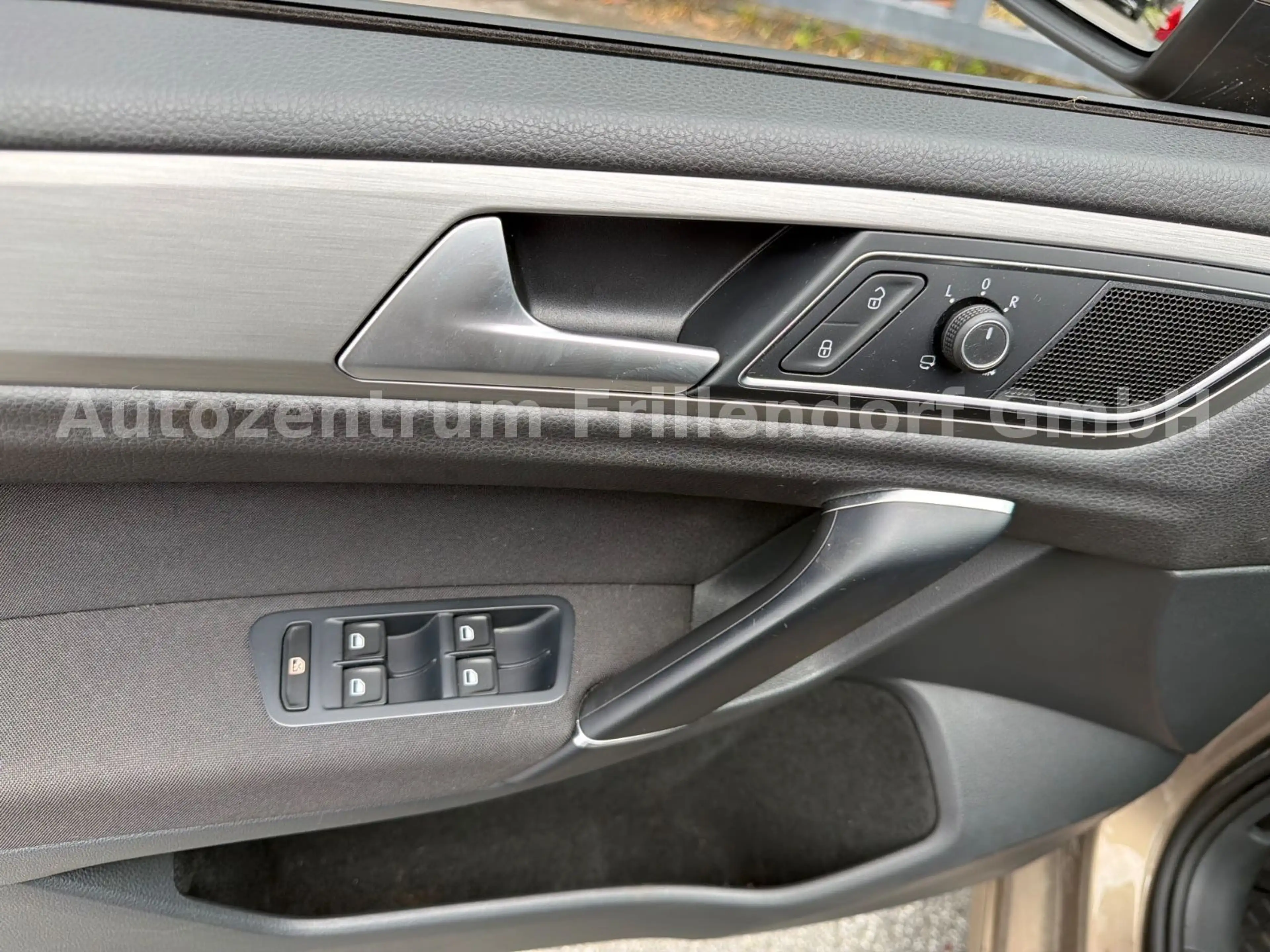Volkswagen Golf Sportsvan VII BMT AUTOMATIK/PDC/XENON!! — photo 14