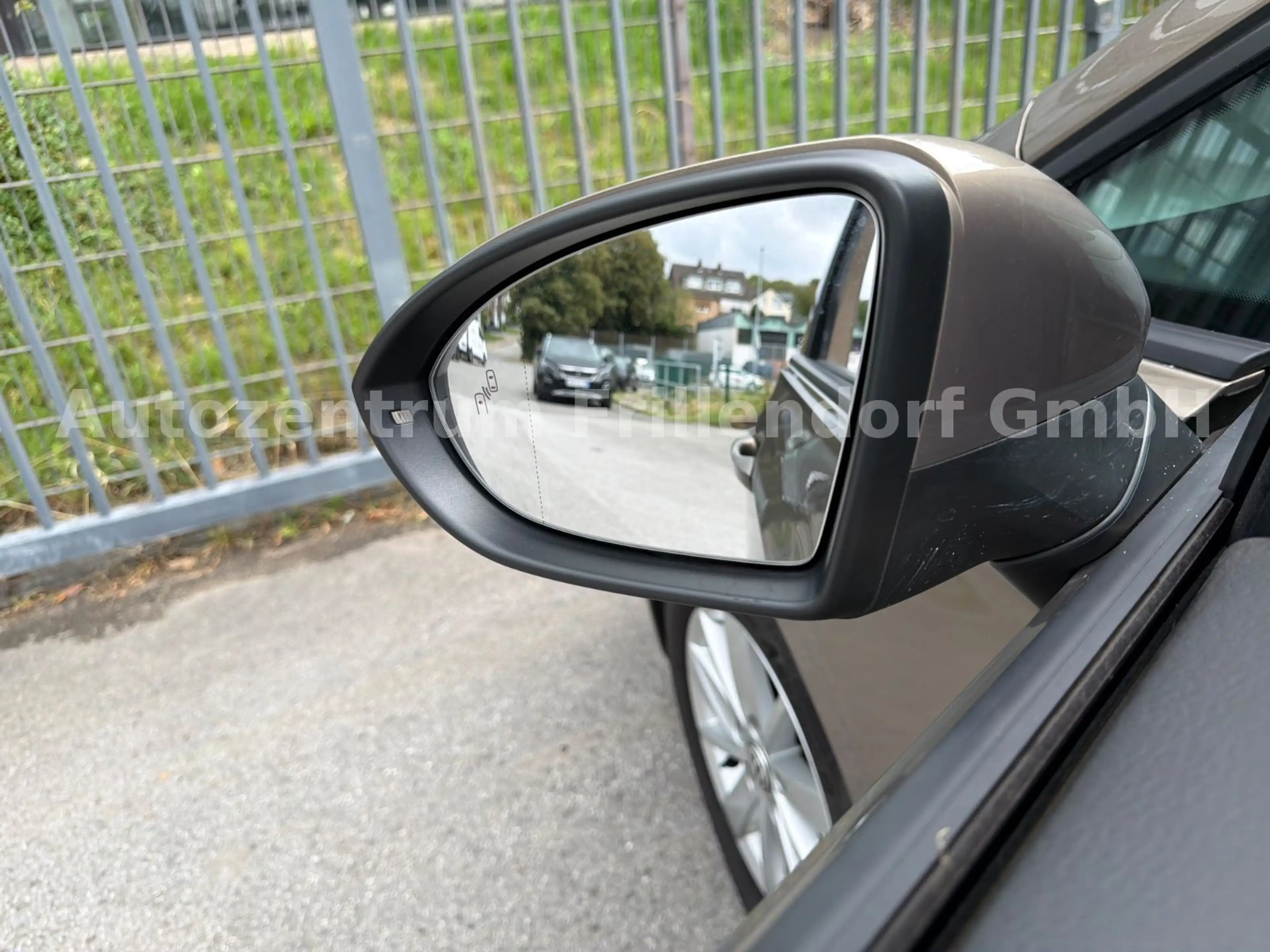 Volkswagen Golf Sportsvan VII BMT AUTOMATIK/PDC/XENON!! — photo 13