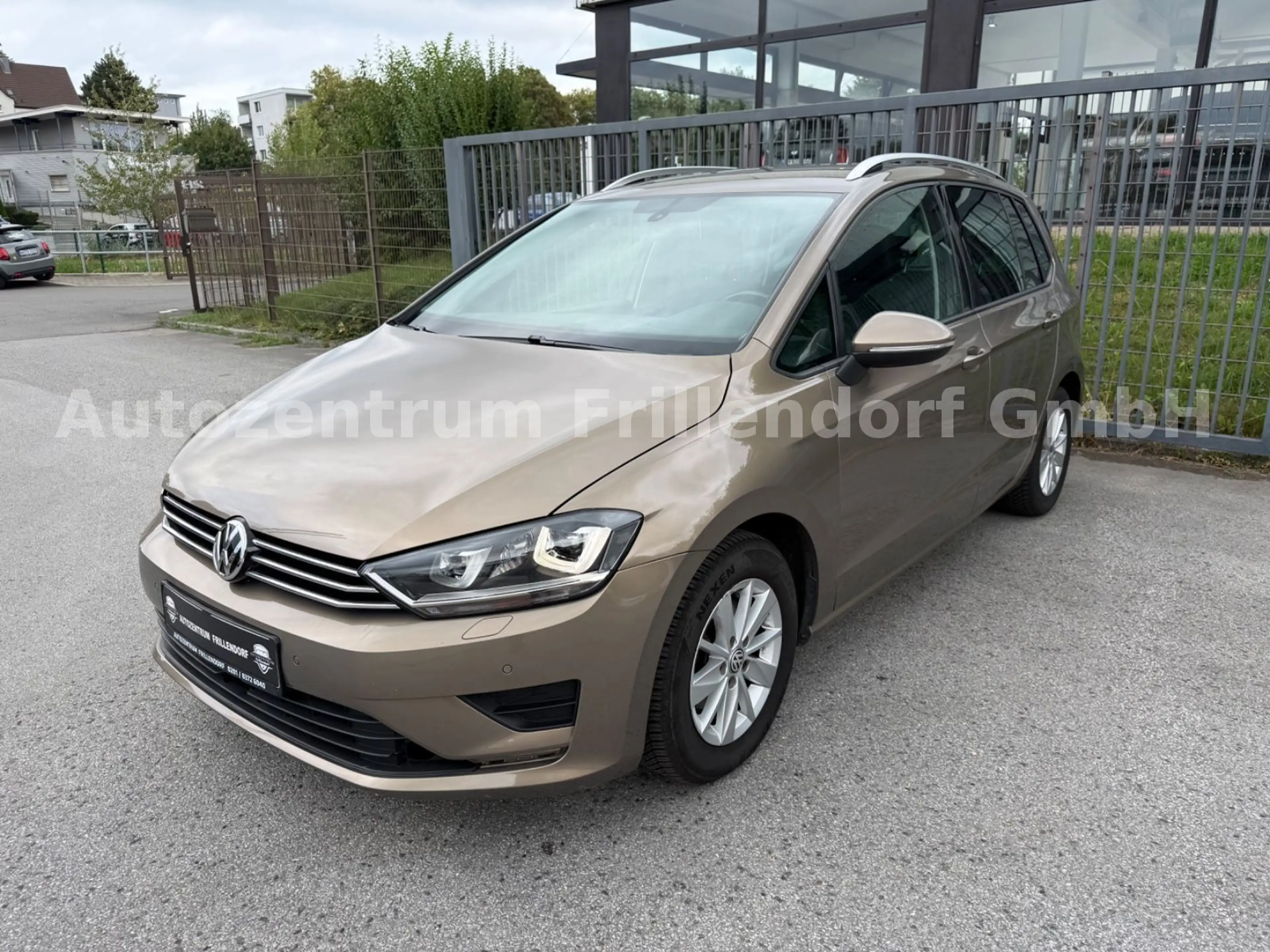 Volkswagen Golf Sportsvan VII BMT AUTOMATIK/PDC/XENON!!