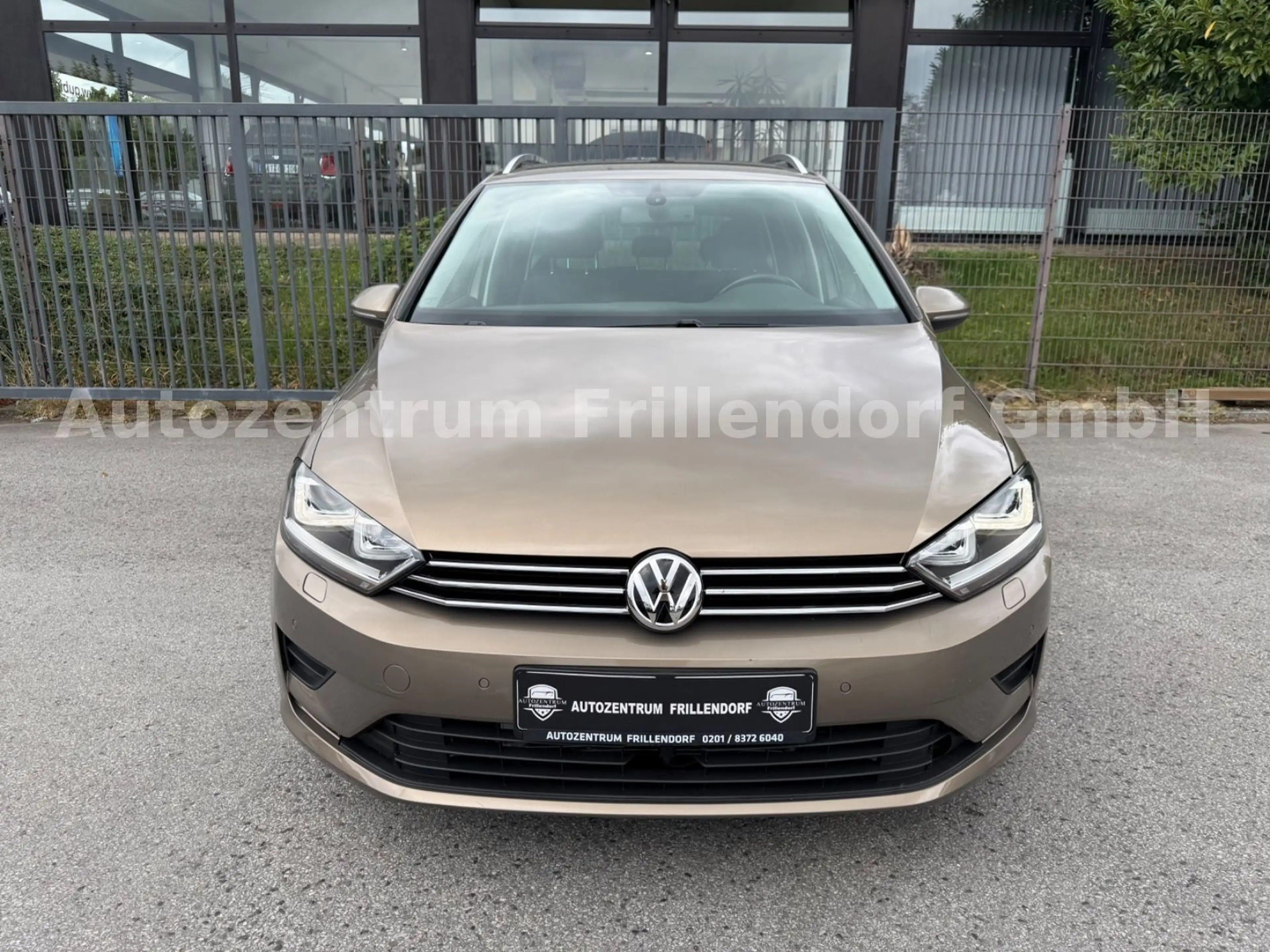 Volkswagen Golf Sportsvan VII BMT AUTOMATIK/PDC/XENON!! — photo 2