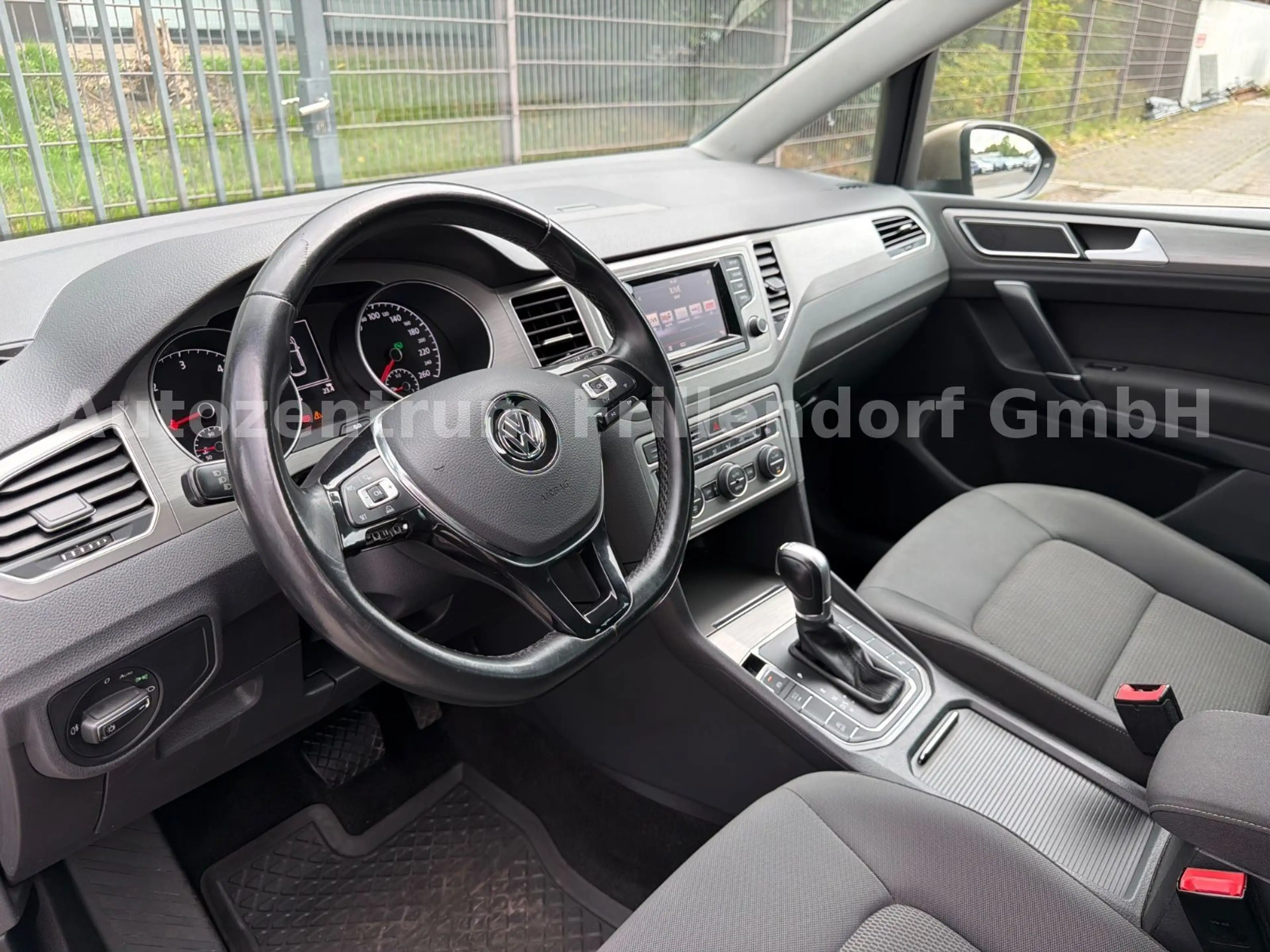Volkswagen Golf Sportsvan VII BMT AUTOMATIK/PDC/XENON!! — photo 15