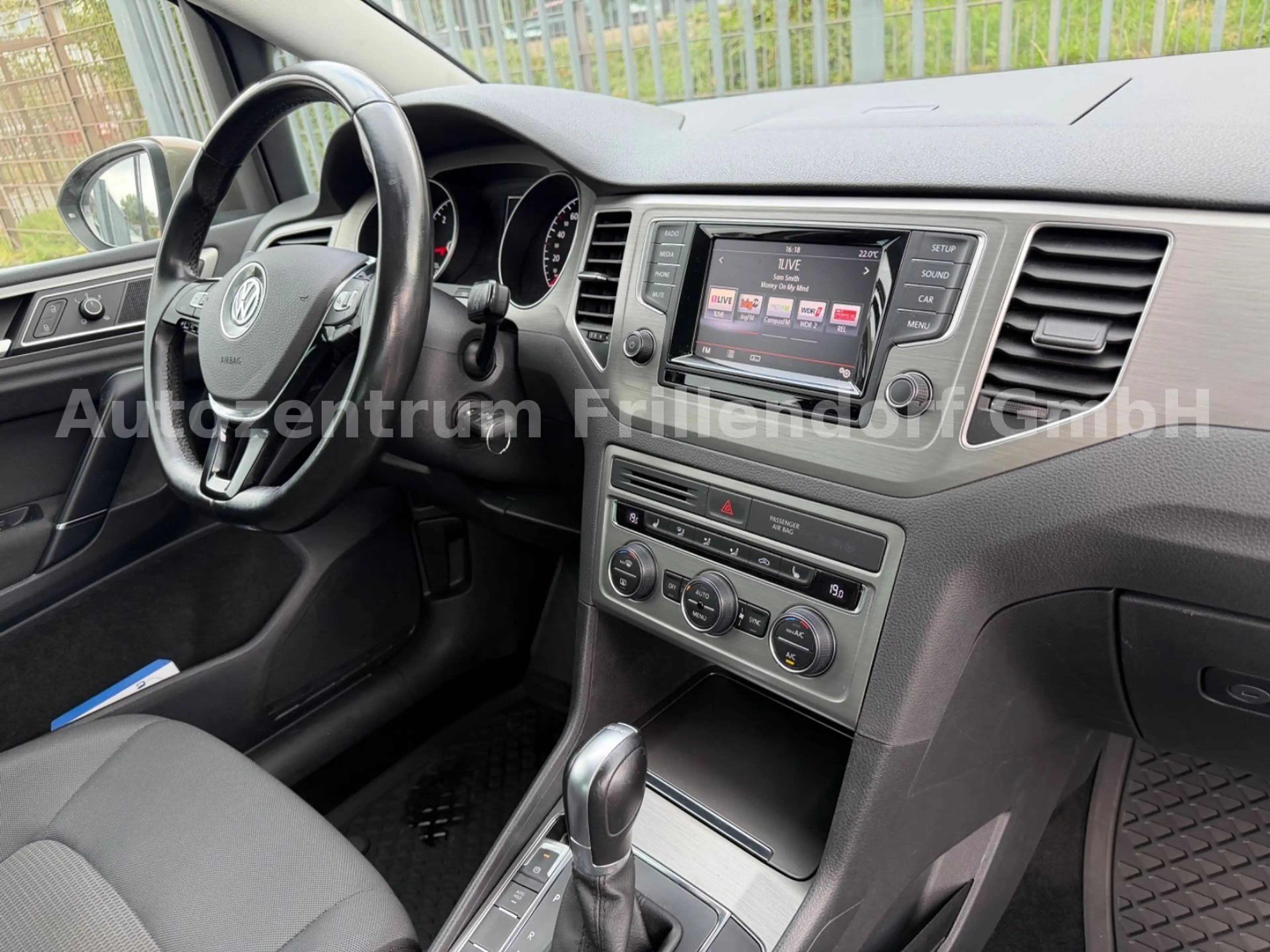 Volkswagen Golf Sportsvan VII BMT AUTOMATIK/PDC/XENON!! — photo 11
