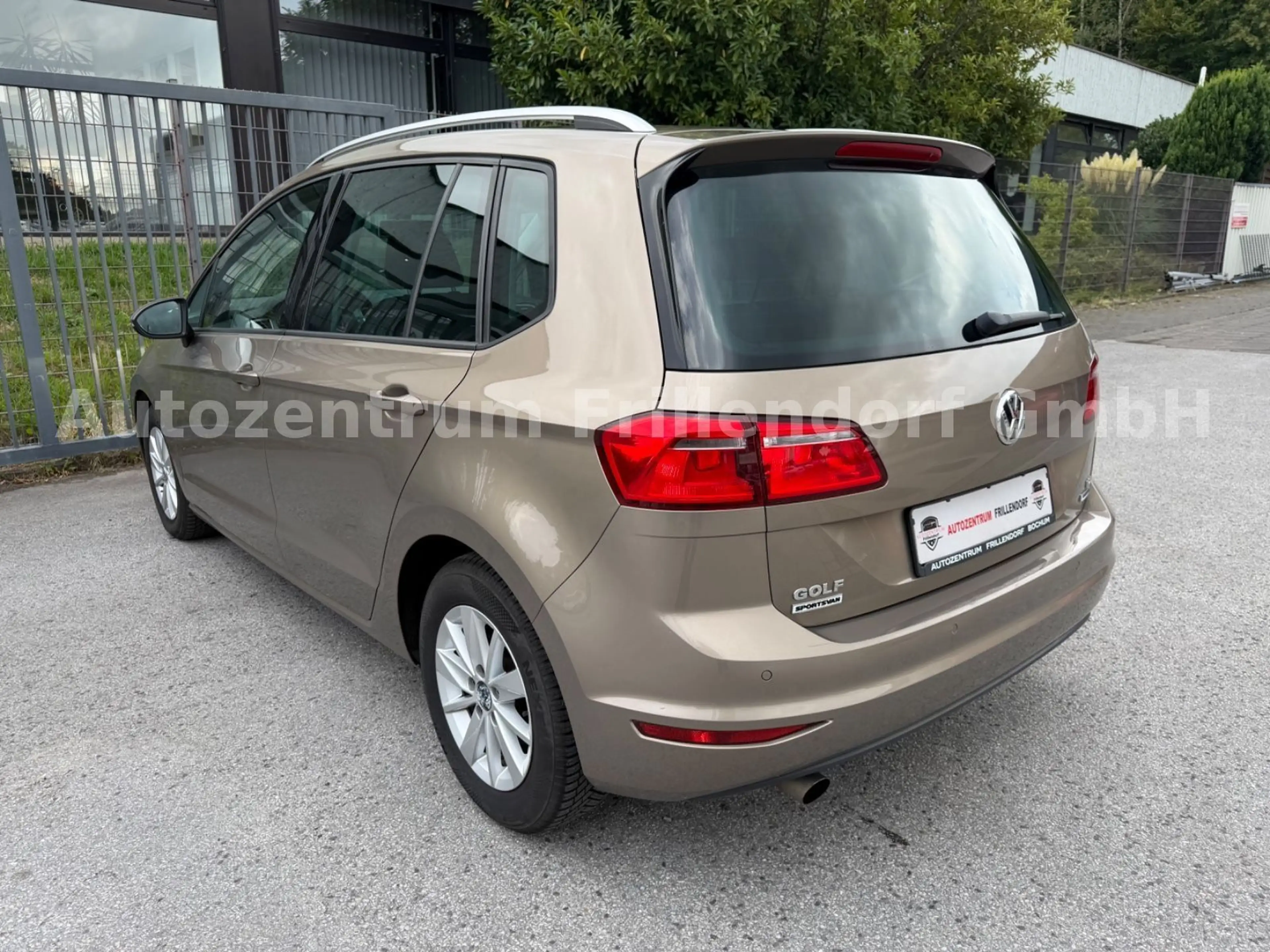 Volkswagen Golf Sportsvan VII BMT AUTOMATIK/PDC/XENON!! — photo 5