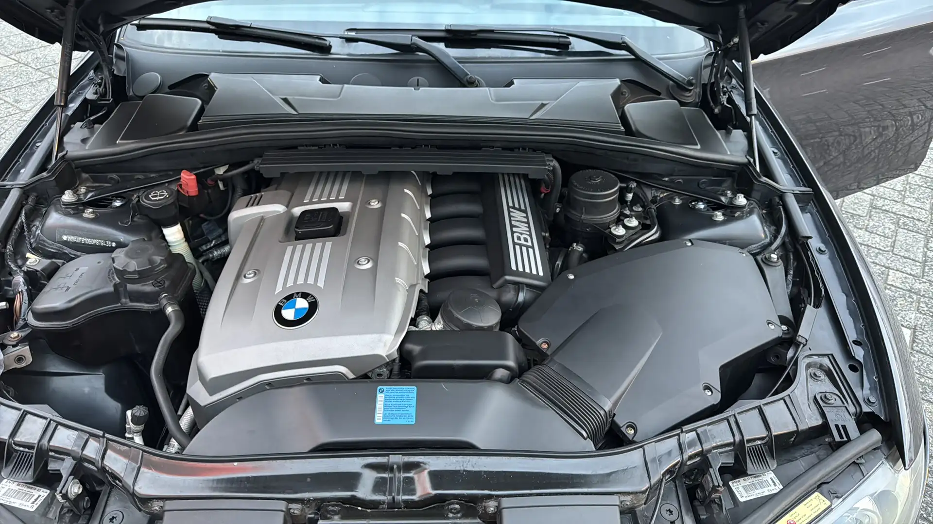 BMW 130 130i - 2