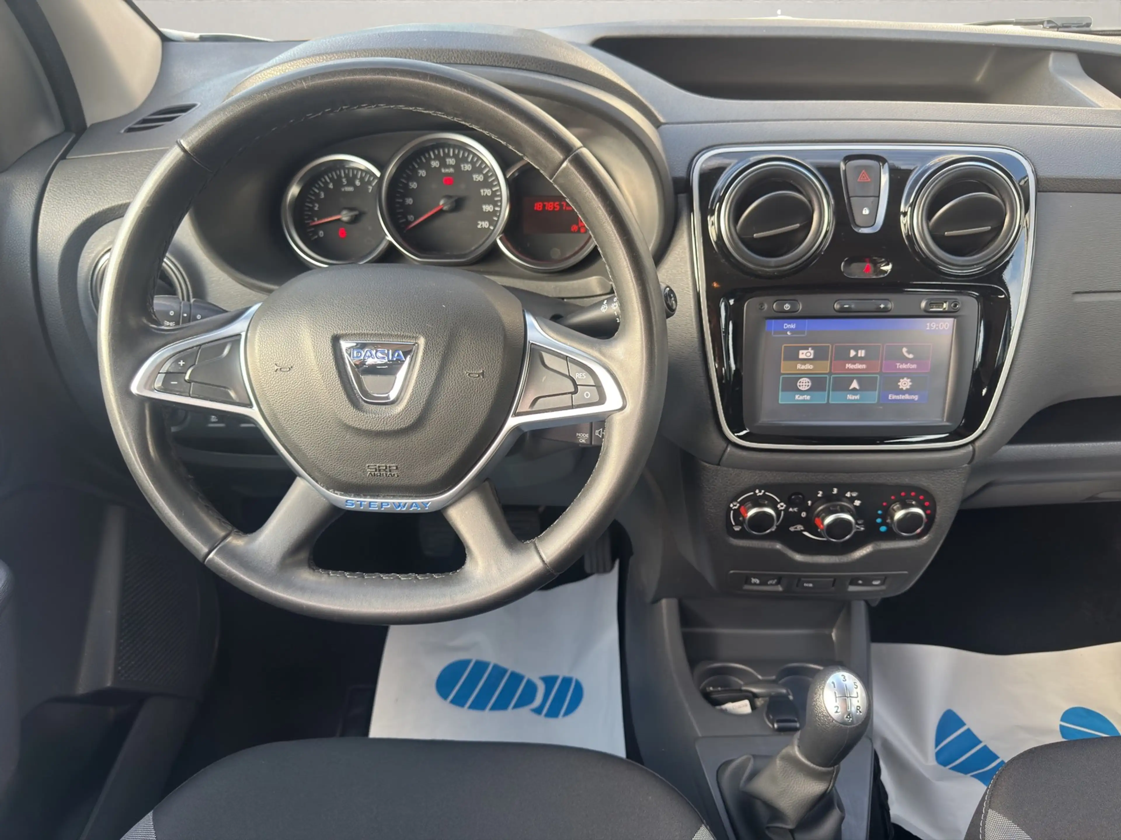 Dacia Dokker Stepway Celebration~AHK~SHZ~NAVIGATION~TEMPOM~R-KA — photo 10