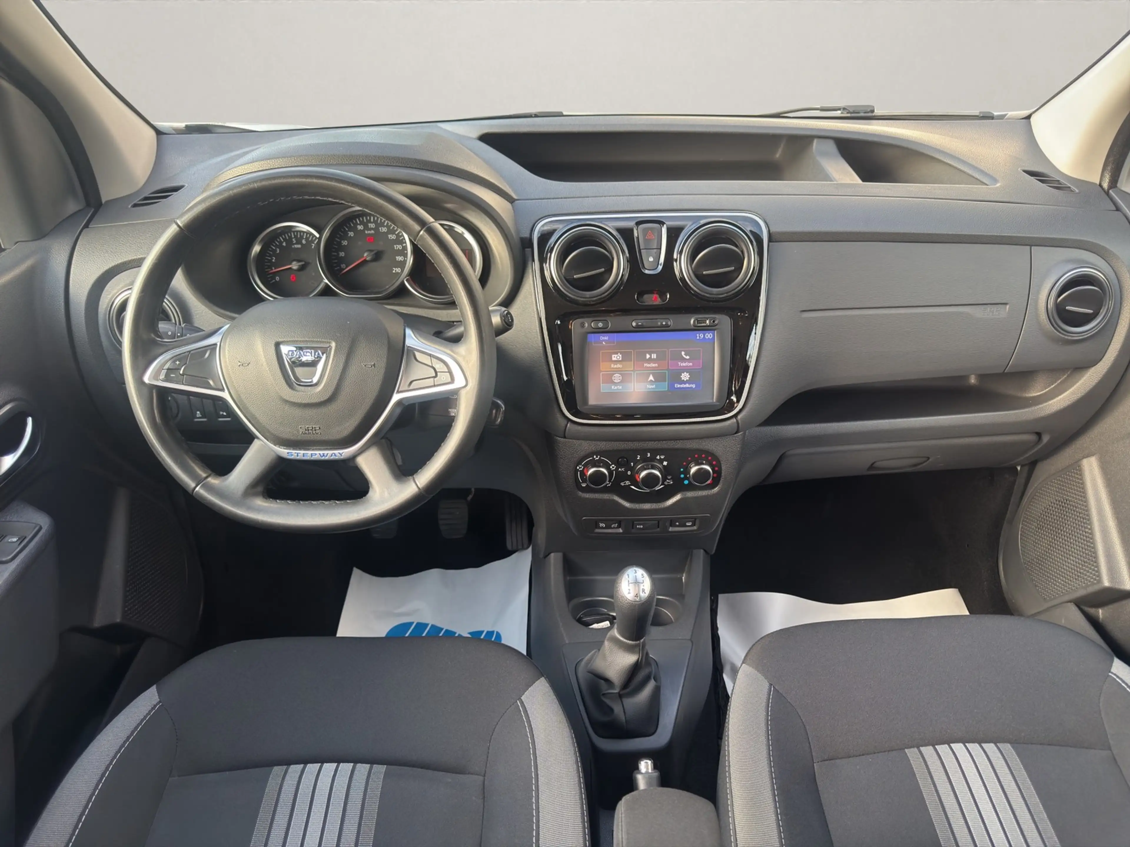 Dacia Dokker Stepway Celebration~AHK~SHZ~NAVIGATION~TEMPOM~R-KA — photo 9