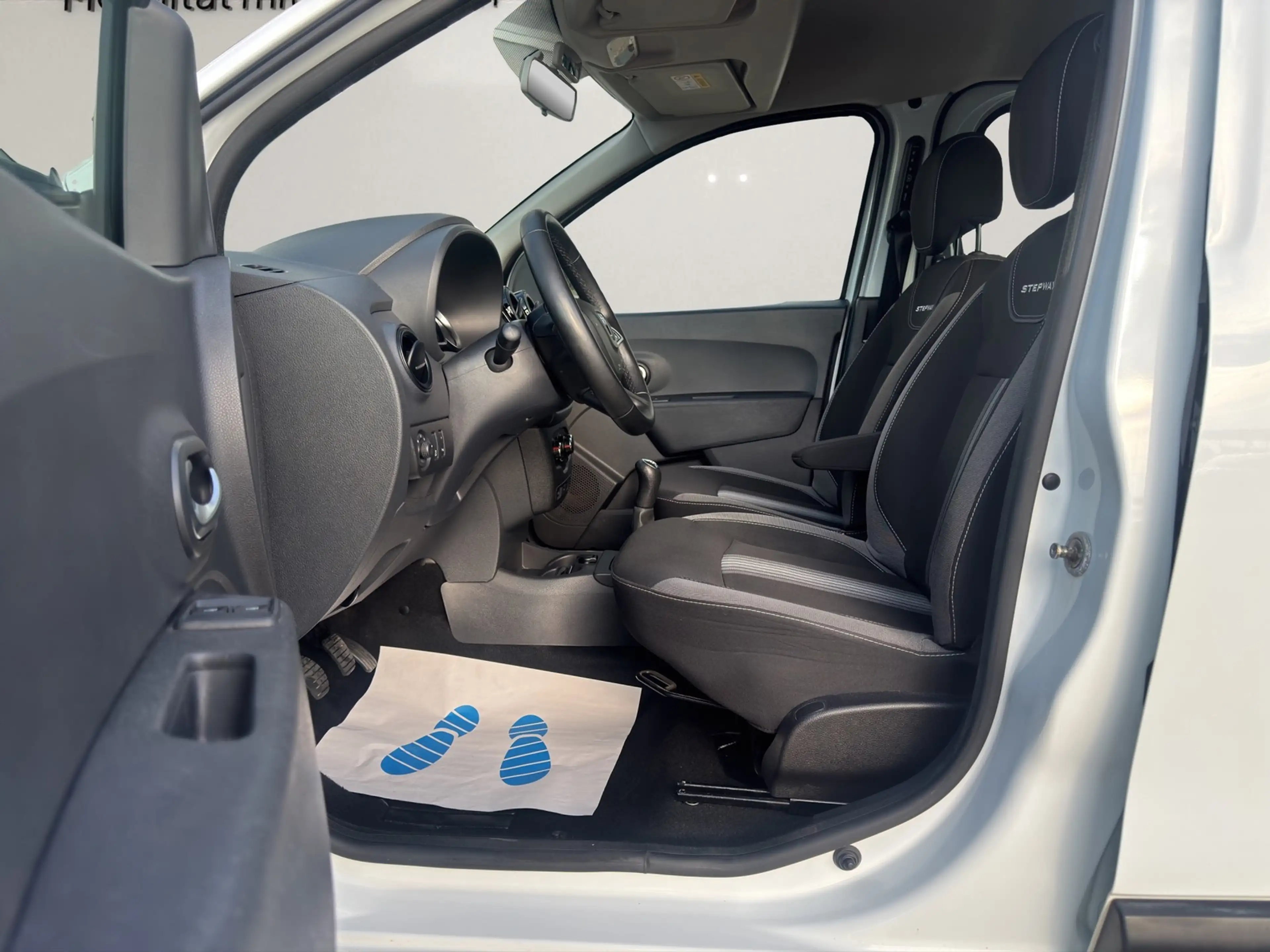Dacia Dokker Stepway Celebration~AHK~SHZ~NAVIGATION~TEMPOM~R-KA — photo 14