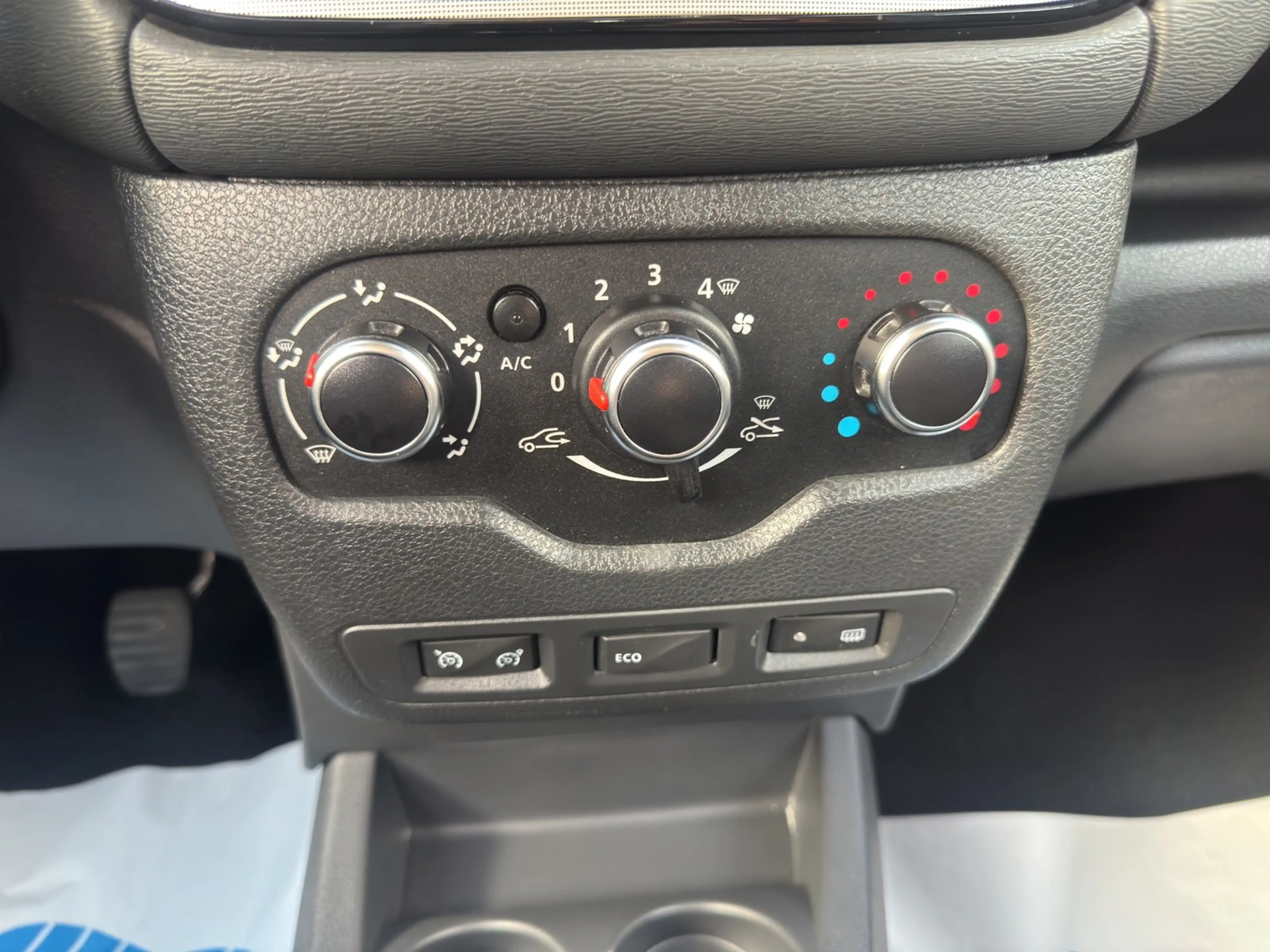 Dacia Dokker Stepway Celebration~AHK~SHZ~NAVIGATION~TEMPOM~R-KA — photo 11