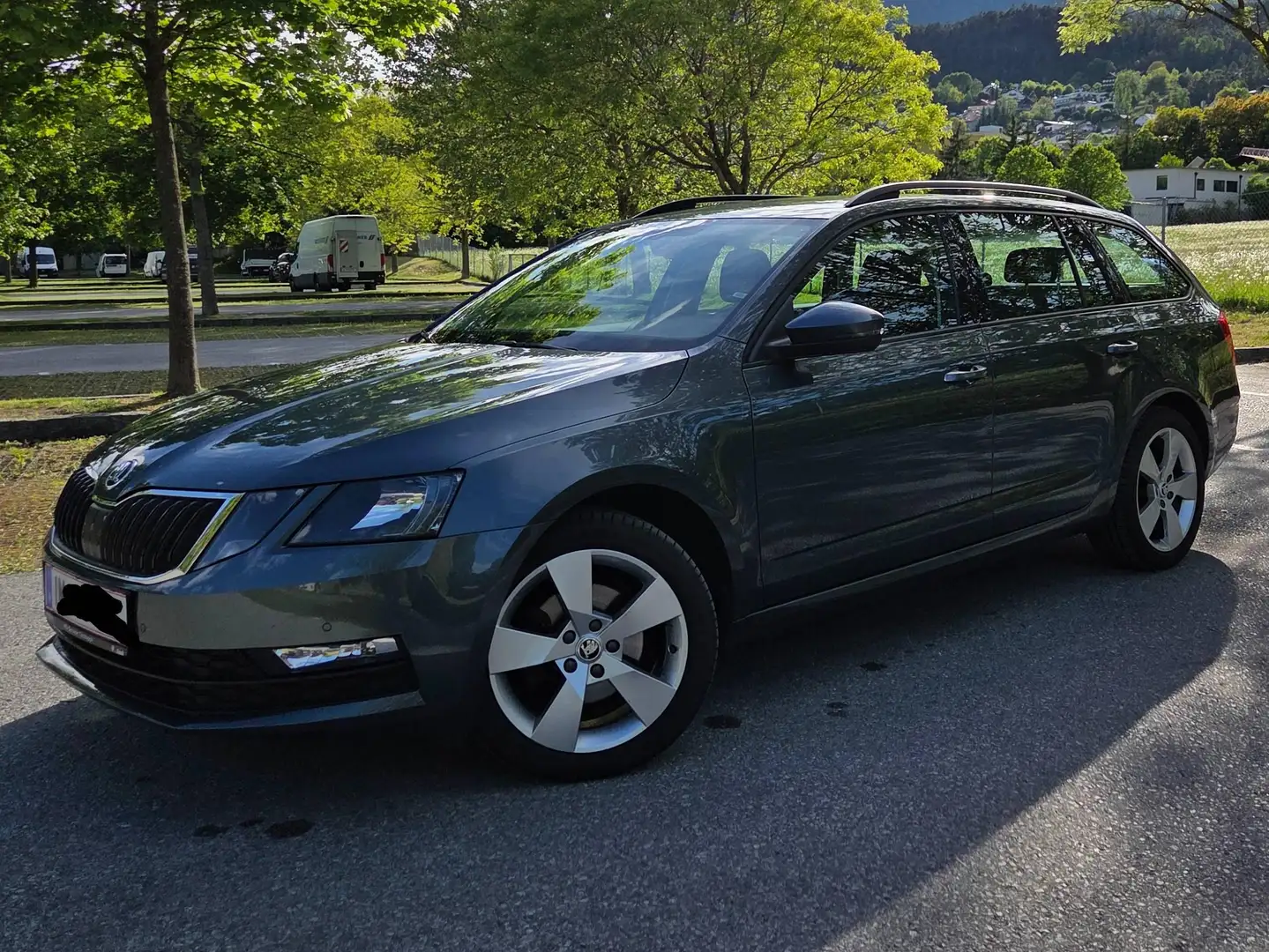 Skoda Octavia Octavia Combi 2,0 TDI Ambition Limited DSG Ambitio Grau - 2