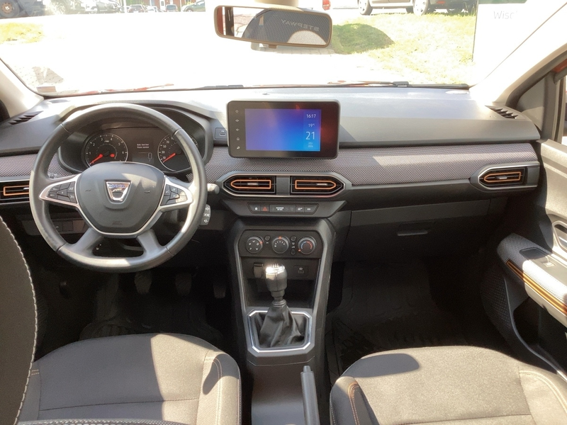 Dacia Sandero III 1.0 TCe 100 ECO-G Stepway Comfort — photo 8
