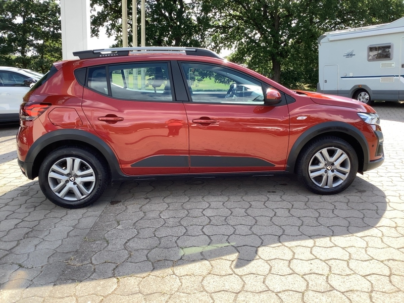 Dacia Sandero III 1.0 TCe 100 ECO-G Stepway Comfort — photo 5