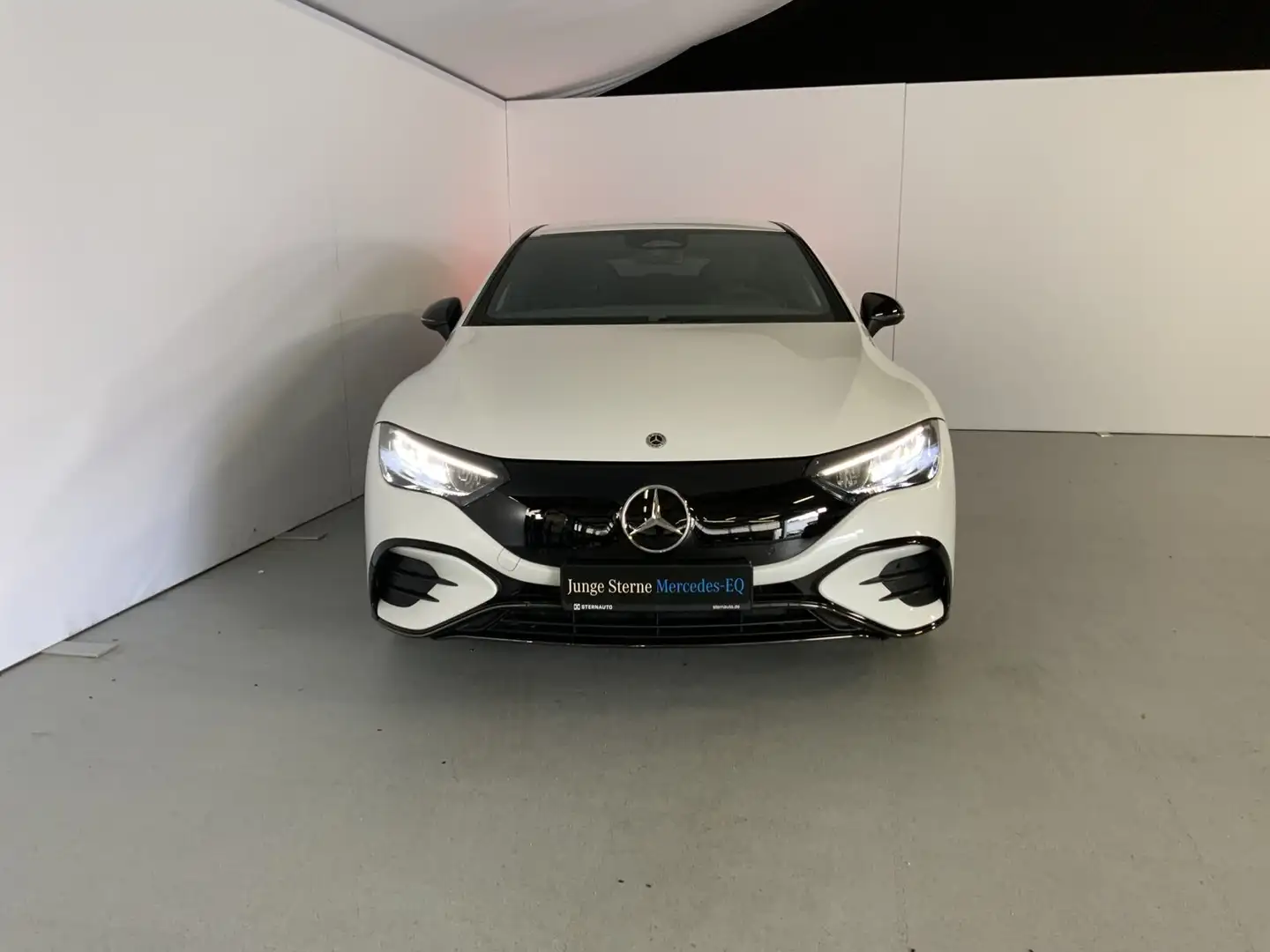 Mercedes-Benz EQE 300 EQE 300 AMG Night Hinterachslenkung WiterPak Mem Weiß - 2