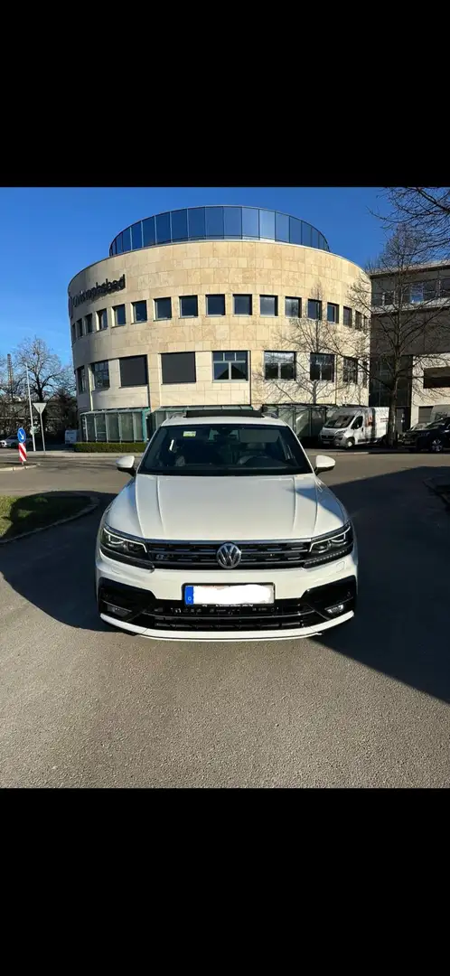 Volkswagen Tiguan VW Tiguan 3x R-Line 240PS Panorama DSG, Matrix LED Weiß - 1