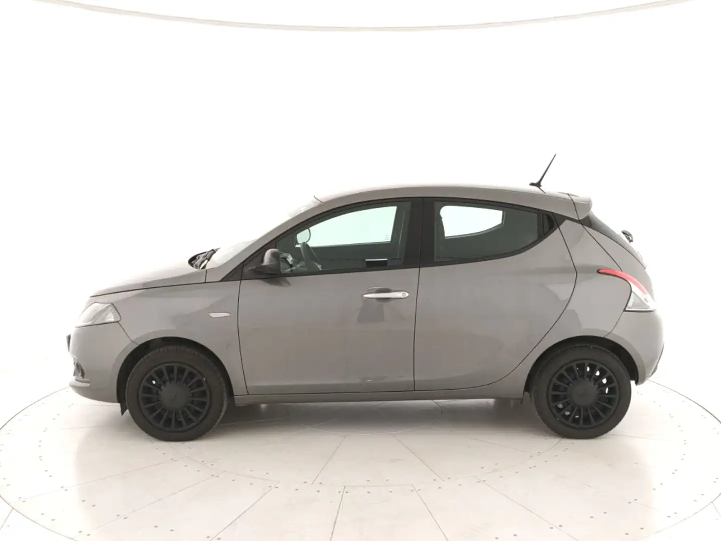 Lancia Ypsilon 1.0 firefly hybrid Silver s&s 70cv Gris - 2
