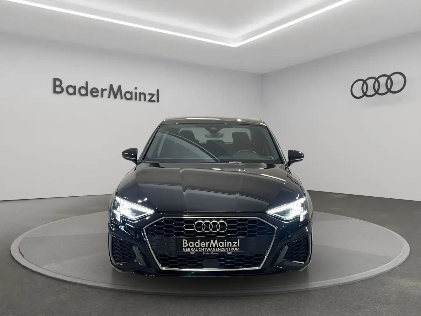 Audi A3 S line CarPlay NAVI LED 19 Zoll Schwarz - 2