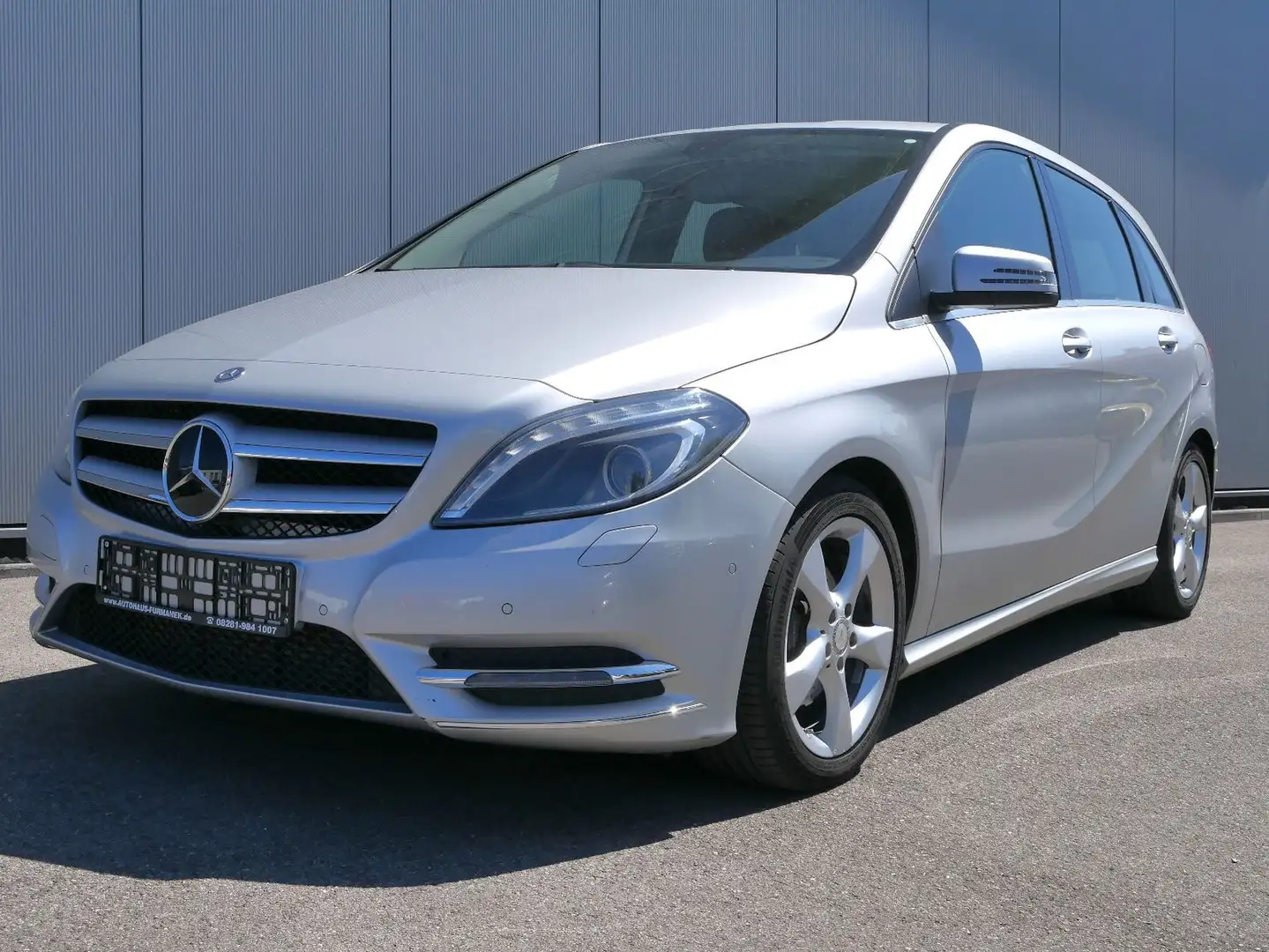Mercedes-Benz B 180 CDI Sport-Paket NAVI/BIXENON/PDC/TOTWINKEL Silber - 1