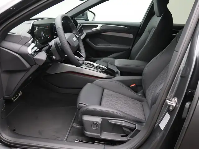 Audi A6 view 13